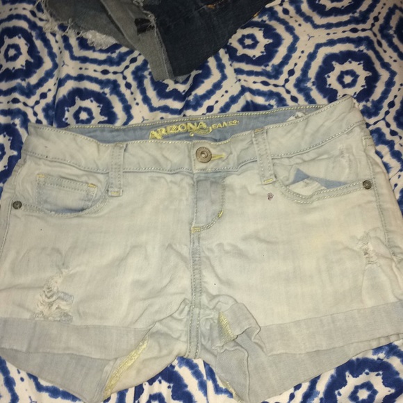 Light wash jean shorts - Picture 1 of 2